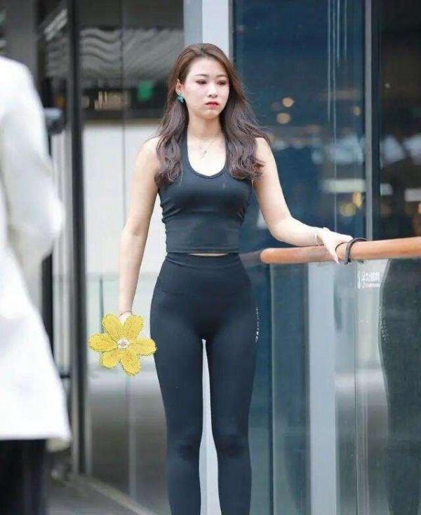 時尚帥氣的瑜伽褲穿搭年輕有品位,氣質出眾 時尚帥氣的瑜伽褲穿搭年輕有品位,氣質出眾