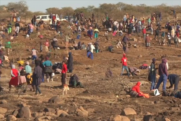 21億年前的隕石坑，坑中有1000多噸黃金鑽石，為何不能開採出來？