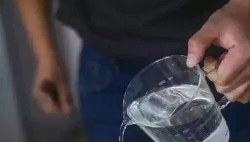 千滾水、隔夜水、陰陽水、礦泉水不能喝嗎?醫生一一給你講清楚 千滾水、隔夜水、陰陽水、礦泉水不能喝嗎?醫生一一給你講清楚