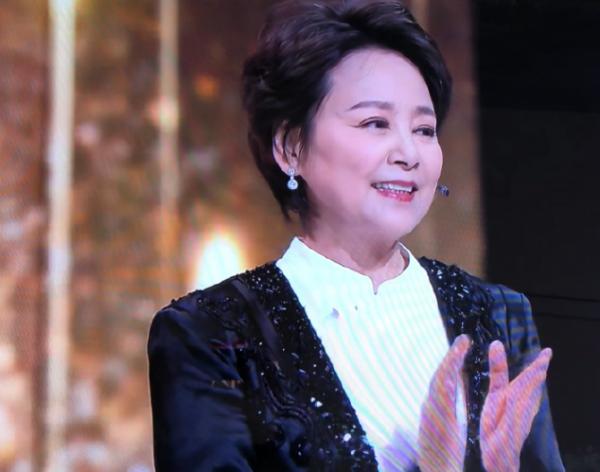 他倆因《廬山戀》而一戀成名,張瑜至今單身,郭凱敏終獲幸福 他倆因《廬山戀》而一戀成名,張瑜至今單身,郭凱敏終獲幸福