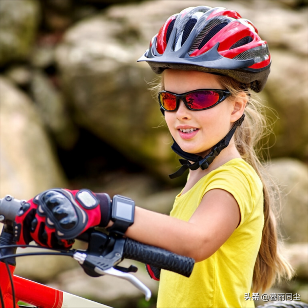 徒步、登山、野外作業必備,從低端到高階,12款戶外手錶大比評 徒步、登山、野外作業必備,從低端到高階,12款戶外手錶大比評