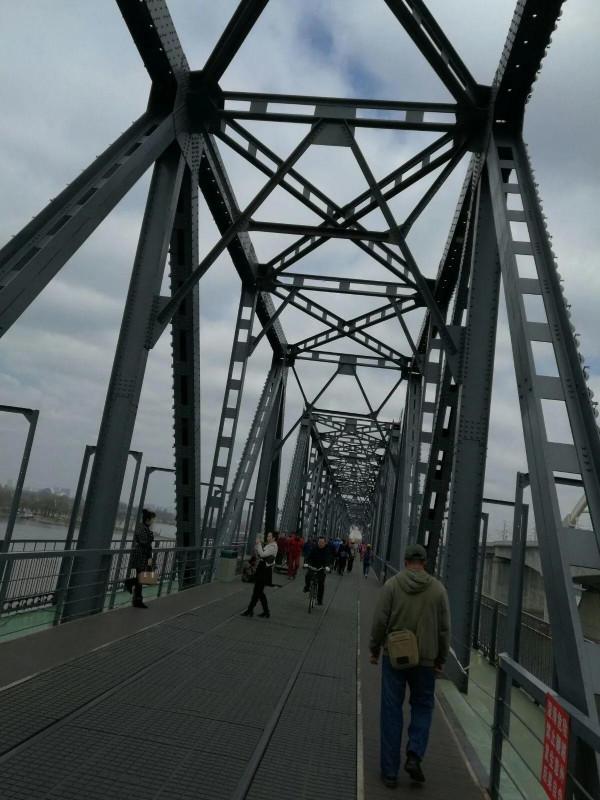 一橋飛架南北,天塹變通途 一橋飛架南北,天塹變通途