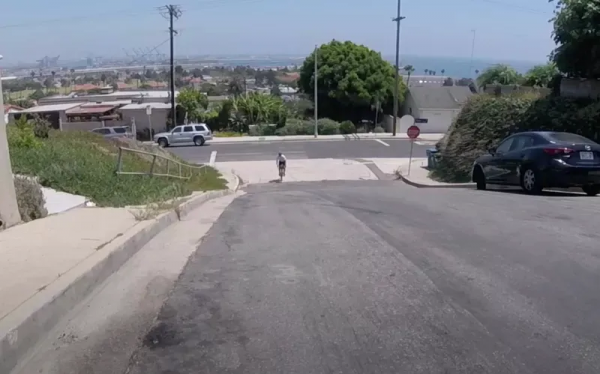 世界上最陡峭的街道，普通的車都上不去，恐高的人會害怕