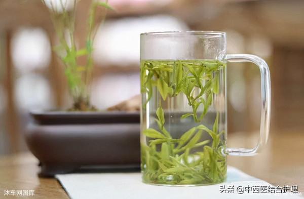 「中醫養生」火在肺裡:咳嗽;火在肝裡:失眠;火在胃裡:口臭;火在心裡:口舌生瘡 「中醫養生」火在肺裡:咳嗽;火在肝裡:失眠;火在胃裡:口臭;火在心裡:口舌生瘡