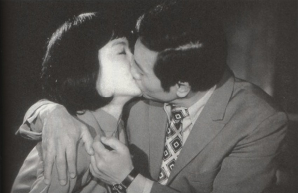 和秦漢苦戀20年的林青霞，為何最後嫁給“離婚帶娃”的邢李源？