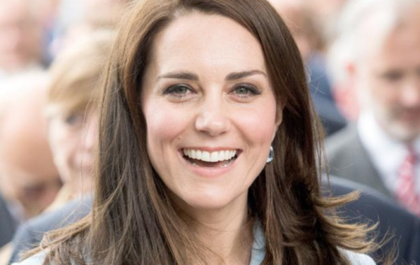 梅根處處強調她的王室頭銜，凱特卻主動放棄用皇家稱號，差距太大