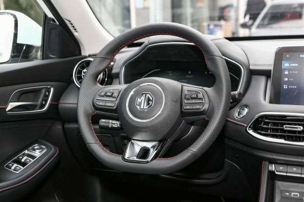 解讀MG領航：1&period;5T起步10萬不到，配置豐富油耗低，家用代步很合適