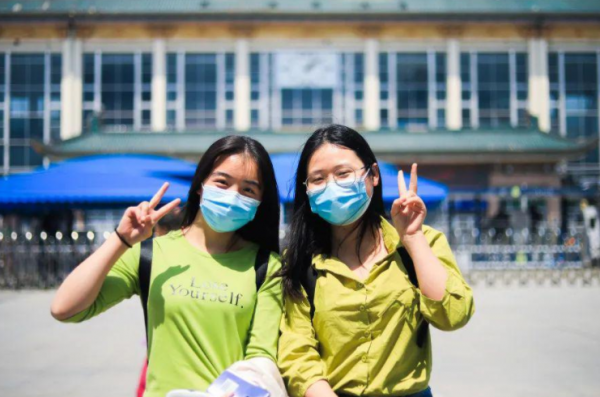 大學生為啥“國慶7天”不回家?學姐含淚袒露心聲,家長五味雜陳 大學生為啥“國慶7天”不回家?學姐含淚袒露心聲,家長五味雜陳