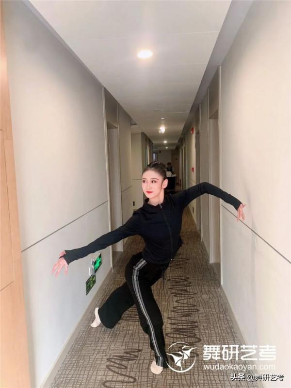 不懂就問:藝考前的舞蹈生,是如何做到這麼瘦的? 不懂就問:藝考前的舞蹈生,是如何做到這麼瘦的?