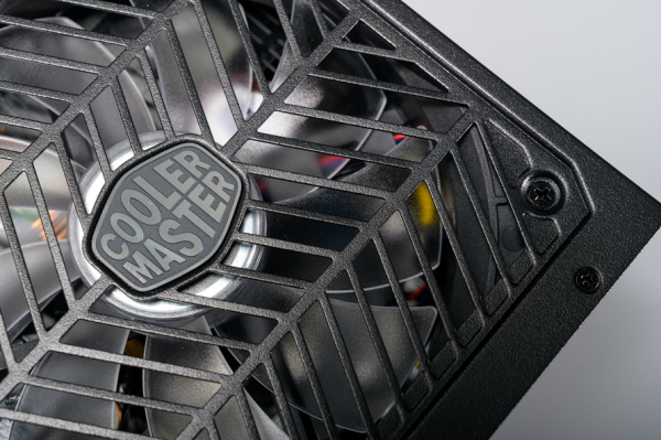 酷炫黑科技為硬體穩定保駕護航：酷冷機電散三件套體驗