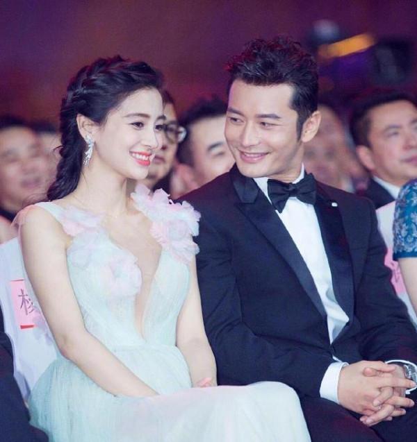 偶遇baby帶兒子過萬聖節,小海綿長相清秀,越來越像黃曉明 偶遇baby帶兒子過萬聖節,小海綿長相清秀,越來越像黃曉明