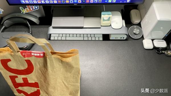 來分享 5 位作者好看又高效的桌面佈置