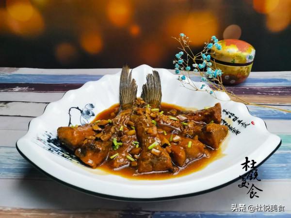 尼克松訪華吃得精光的1道魚菜，年夜飯端上桌，寓意子女事業興旺