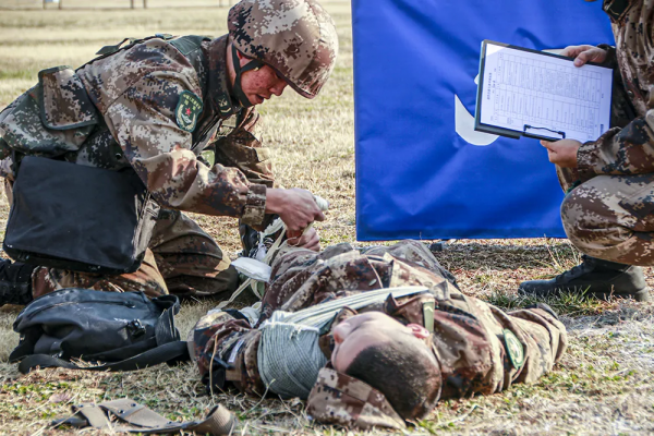 開訓！寒冬雪鑄鐵血兵