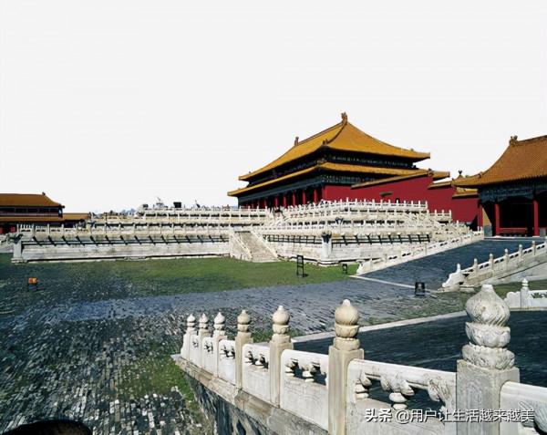 北京故宮是世界上現存規模最大、儲存最完整的木質結構古建築之一