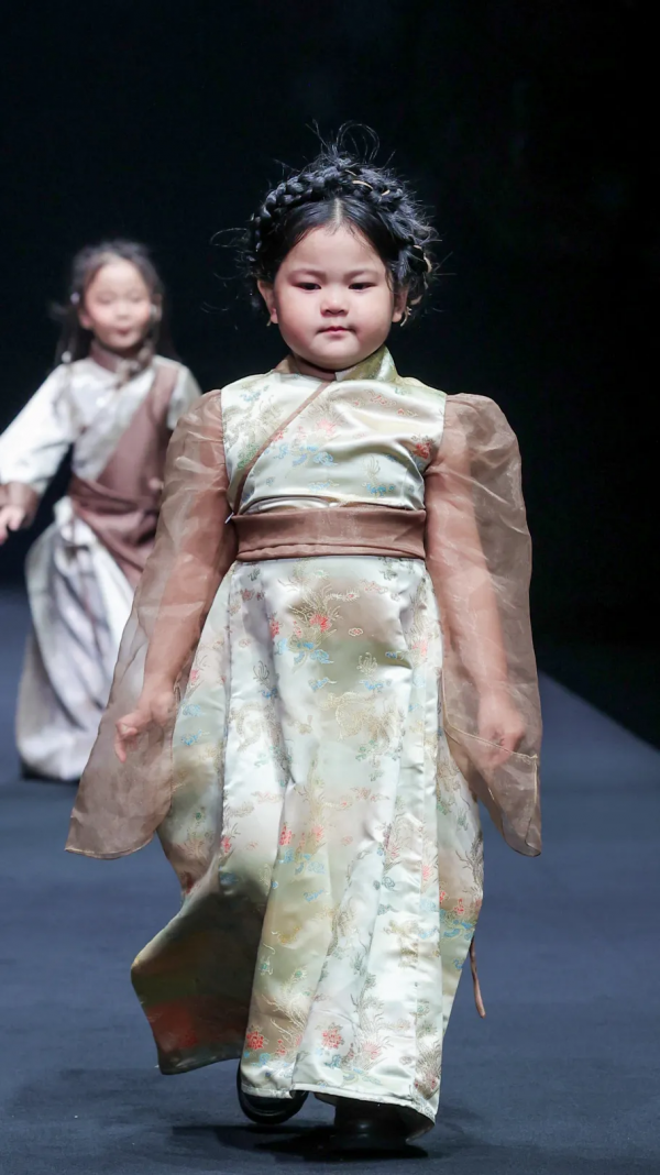 專題 | 看!少數民族的“時尚經” 專題 | 看!少數民族的“時尚經”