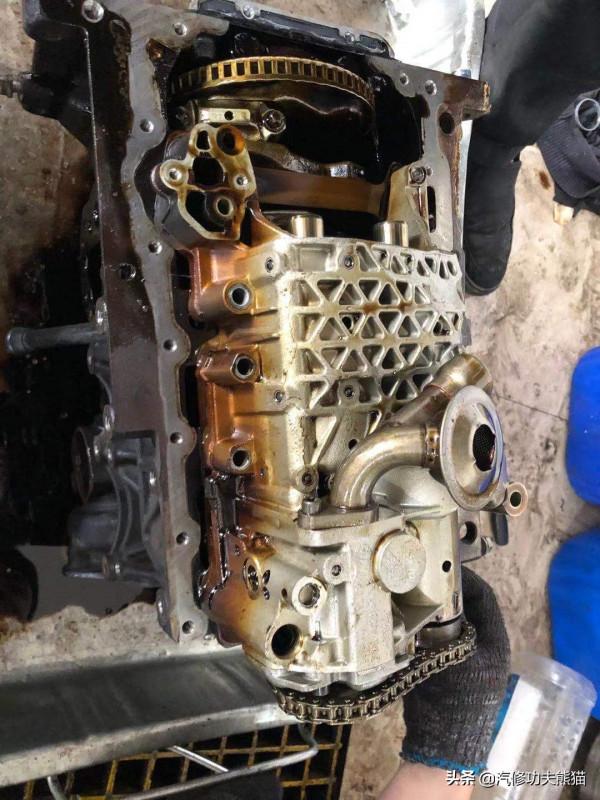 將近十年的奧迪A6L2.0T徹底擺脫燒機油，老驥伏櫪志在千里