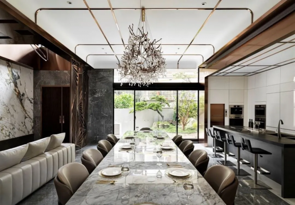 看膩廚房？這5套讓你眼界大開！20人大中島、小酒窖，顛覆想象