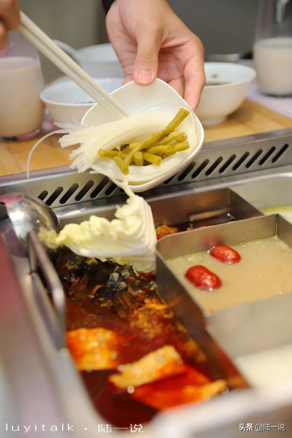 螺螄粉火鍋、冰火鍋,這家火鍋太會折騰了,別人關門,他們家爆滿 螺螄粉火鍋、冰火鍋,這家火鍋太會折騰了,別人關門,他們家爆滿