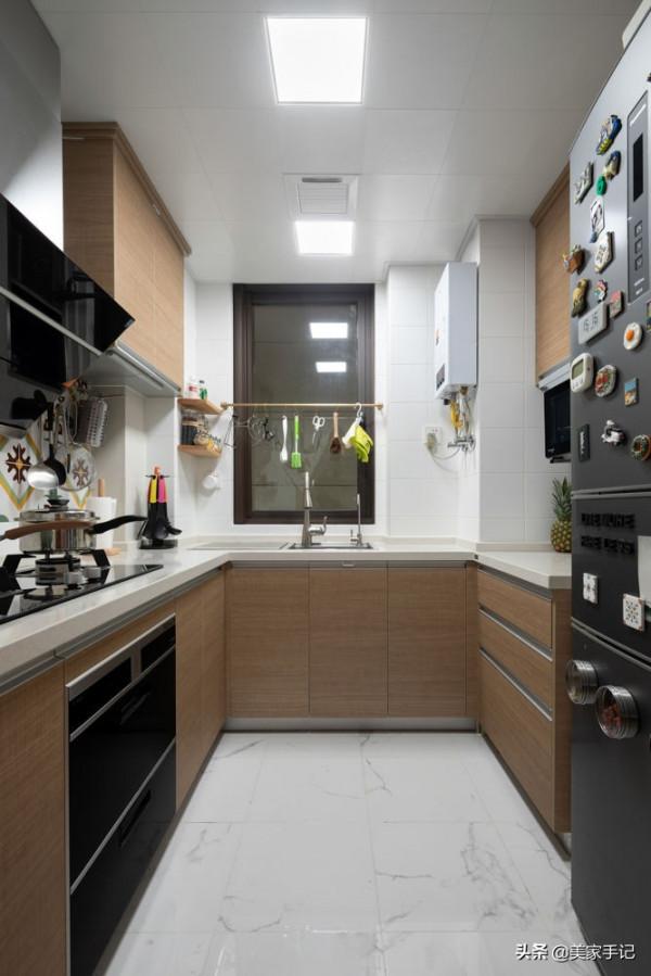 再買房,我一定學他家堅持去電視牆化,書房臥室合二為一,太實用 再買房,我一定學他家堅持去電視牆化,書房臥室合二為一,太實用