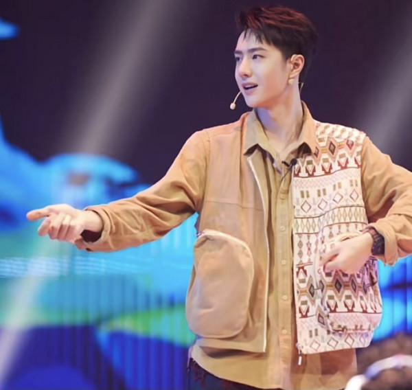 王一博，不動聲色的堅定與自由