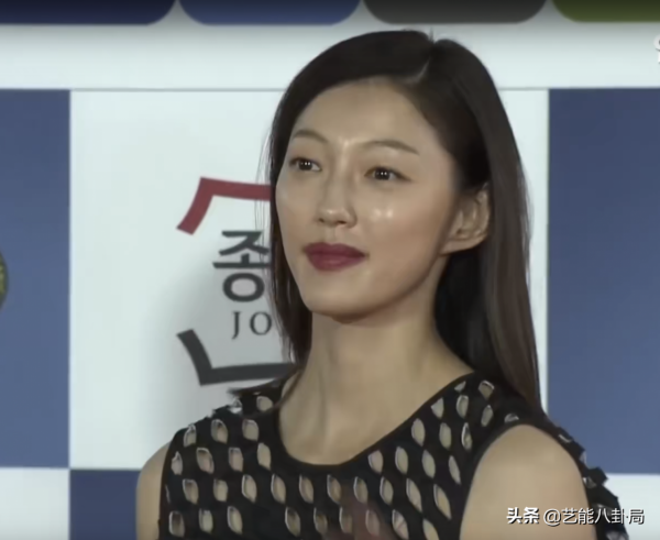 青龍獎生圖:油膩浮腫,假臉假牙!韓式濾鏡稀碎,李光洙意外躺贏 青龍獎生圖:油膩浮腫,假臉假牙!韓式濾鏡稀碎,李光洙意外躺贏