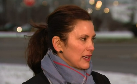 槍擊案在全美遍地開花！15歲少年持槍殺人，議員帶頭曬全家持槍照