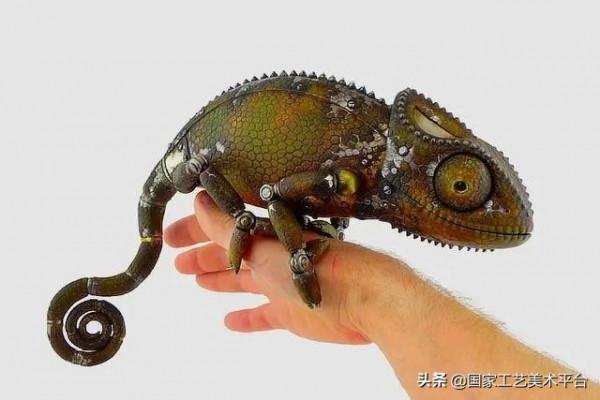 俄羅斯藝術家廢物利用,將廢棄的機械零件變成朋克風的動物雕塑 俄羅斯藝術家廢物利用,將廢棄的機械零件變成朋克風的動物雕塑