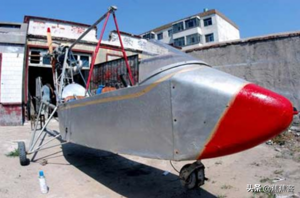 農民譚成年：駕機墜亡，屋主索賠11萬，妻大哭：為什麼你要開飛機