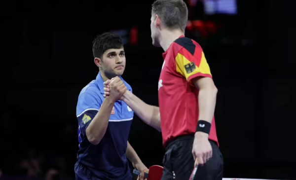 削球手豪奪2連勝！華裔名將3：0擊敗對手，王曼昱搭檔0：3完敗