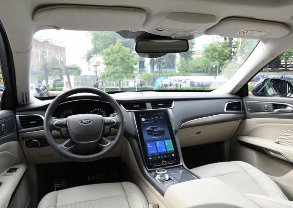 長超5米，配2.0T+8AT，才賣20萬出頭，月銷不足2千輛，金牛座真慘