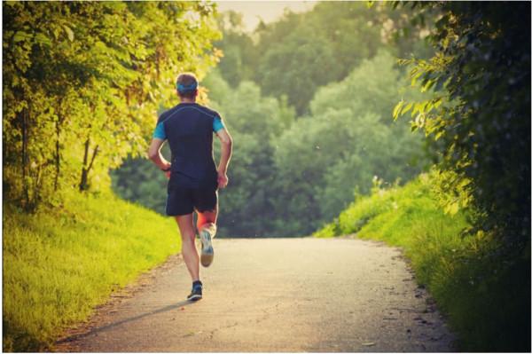 鼓勵斷食排毒的養生大師享年51歲，給人們警示：4種做法不可取