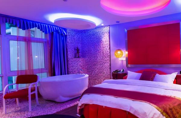 為何住酒店時，要開著廁所的燈睡覺？這幾點告訴你“答案”