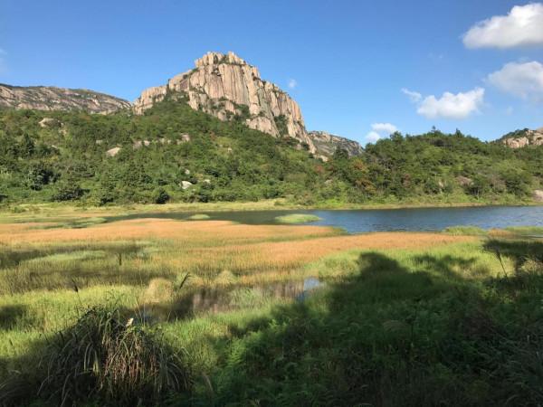 戀上這座山之四：一池秀水入眸中