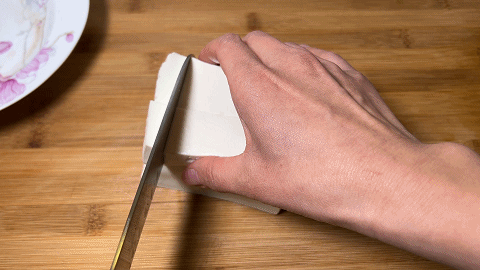 白菜豆腐湯，湯鮮味美汁濃白，豆腐嫩滑不易碎，營養豐富，真好喝