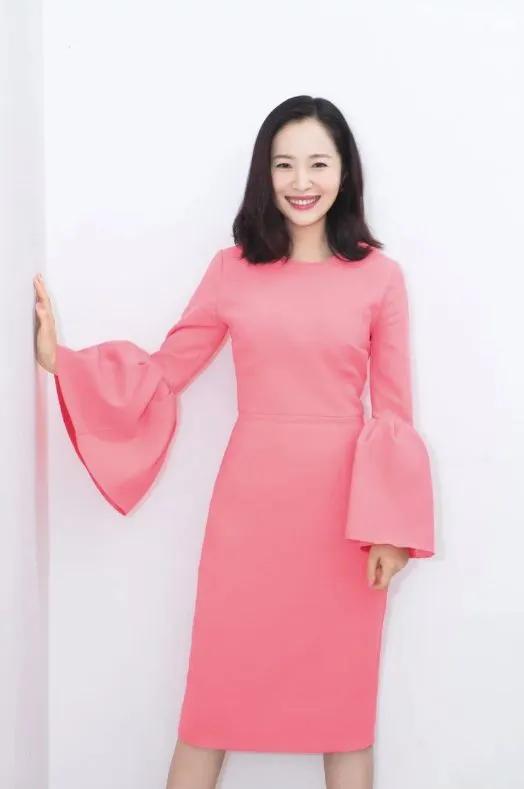 江一燕,給我的感覺是又有愛心,有處事不張揚淡淡的 江一燕,給我的感覺是又有愛心,有處事不張揚淡淡的