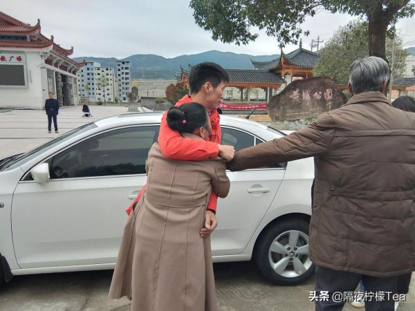 他與親人走散三十年，直到自己的出現，父母才發現他們認錯了兒子