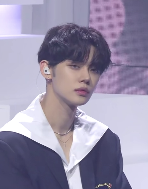 瘦了的胡先煦霸佔熱搜？男明星少年感全靠瘦，發麵饅頭噠咩