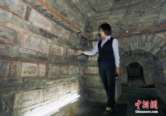 探訪甘肅嘉峪關魏晉古墓裡的“連環畫”