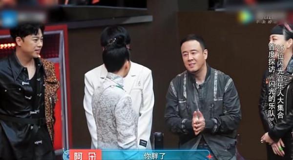 阿朵吐槽楊坤“不走顏值派，胖點沒關係”，張碧晨高情商解圍