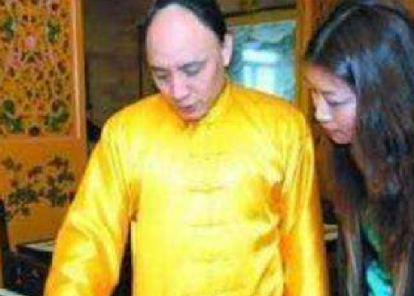 他自稱多爾袞十世孫：為保皇室血脈不娶漢女，向國家索要故宮祖產