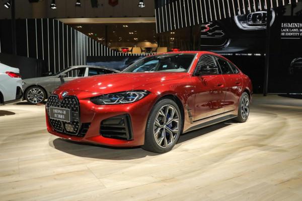 寶馬4系四門轎跑正式上市，價格略微上漲，售價37.38萬起