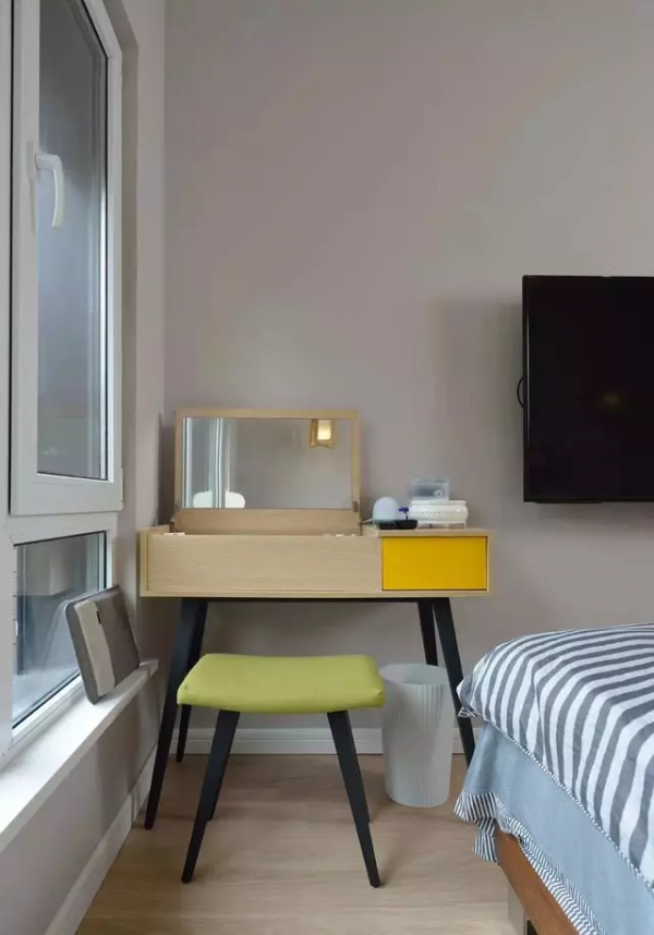 90㎡簡約小複式裝修,客廳隔斷櫃+隔斷框設計,通透又充滿藝術感 90㎡簡約小複式裝修,客廳隔斷櫃+隔斷框設計,通透又充滿藝術感