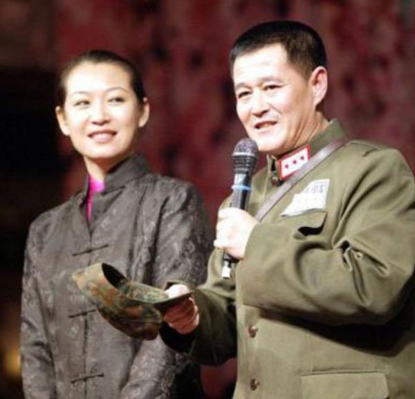 趙本山:兒子是聾啞人,拋棄結婚16年的妻子,2婚娶小8歲女演員 趙本山:兒子是聾啞人,拋棄結婚16年的妻子,2婚娶小8歲女演員