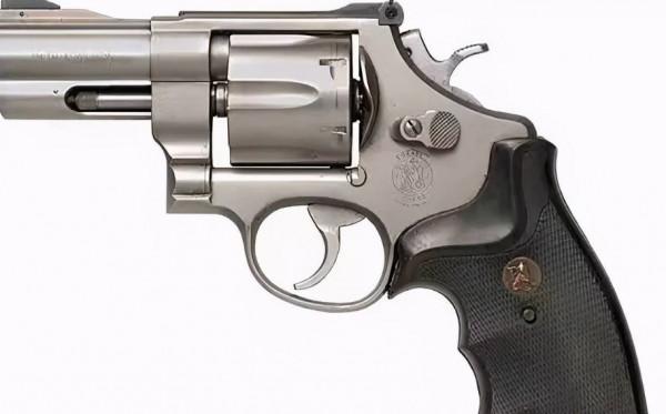 深受槍迷喜愛的轉輪手槍，被譽為是槍械藝術品的它，到底有多強