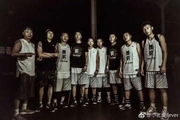 打球怎麼能熟練掌握胯下運球的技巧? 打球怎麼能熟練掌握胯下運球的技巧?