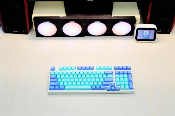 畢業級鍵盤，大L藍芽無線荷本配色 Leopold FC980MBT