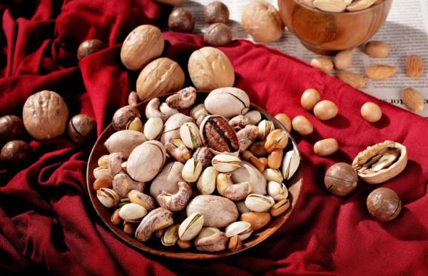 堅果種類繁多，糖友應如何正確選擇，才能發揮大作用