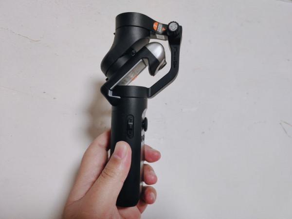 給雲臺裝上了眼睛，浩瀚V2手機雲臺，做你的智慧跟蹤小助手