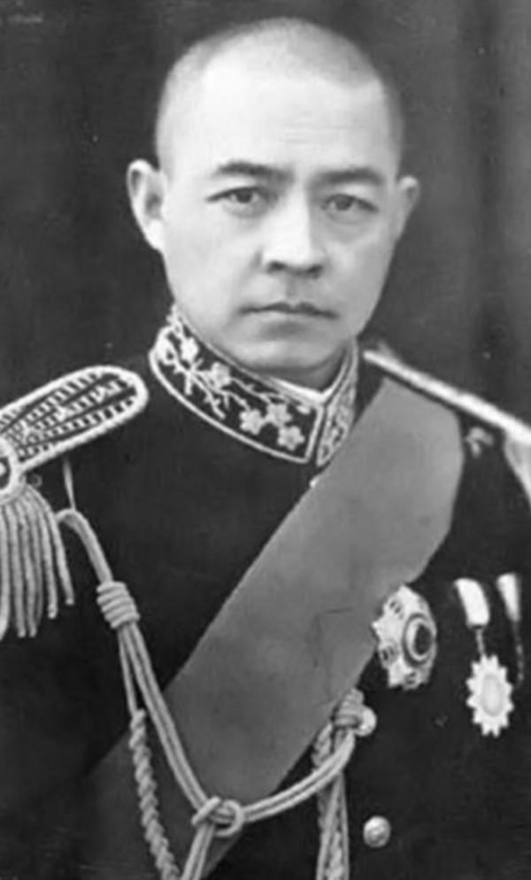 抗戰期間犧牲的最高將領，蔣介石親自抬靈柩，毛主席題詞